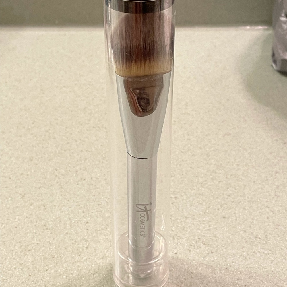 Heavenly Luxe Plush Paddle Foundation Brush.